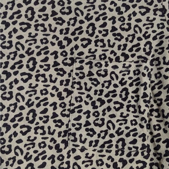 5/$20 Alternative Apparel Leopard Print Cropped Long Sleeve Pocket Tee Size XS - Picture 4 of 4